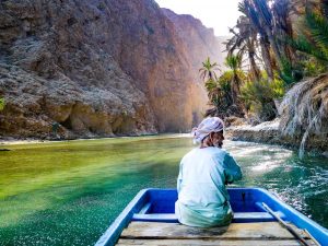 OMAN - MUJER Y VIAJERA