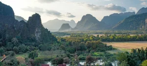LAOS. TIERRA DE LOS MIL TEMPLOS. MUJER Y VIAJERA44.jpg